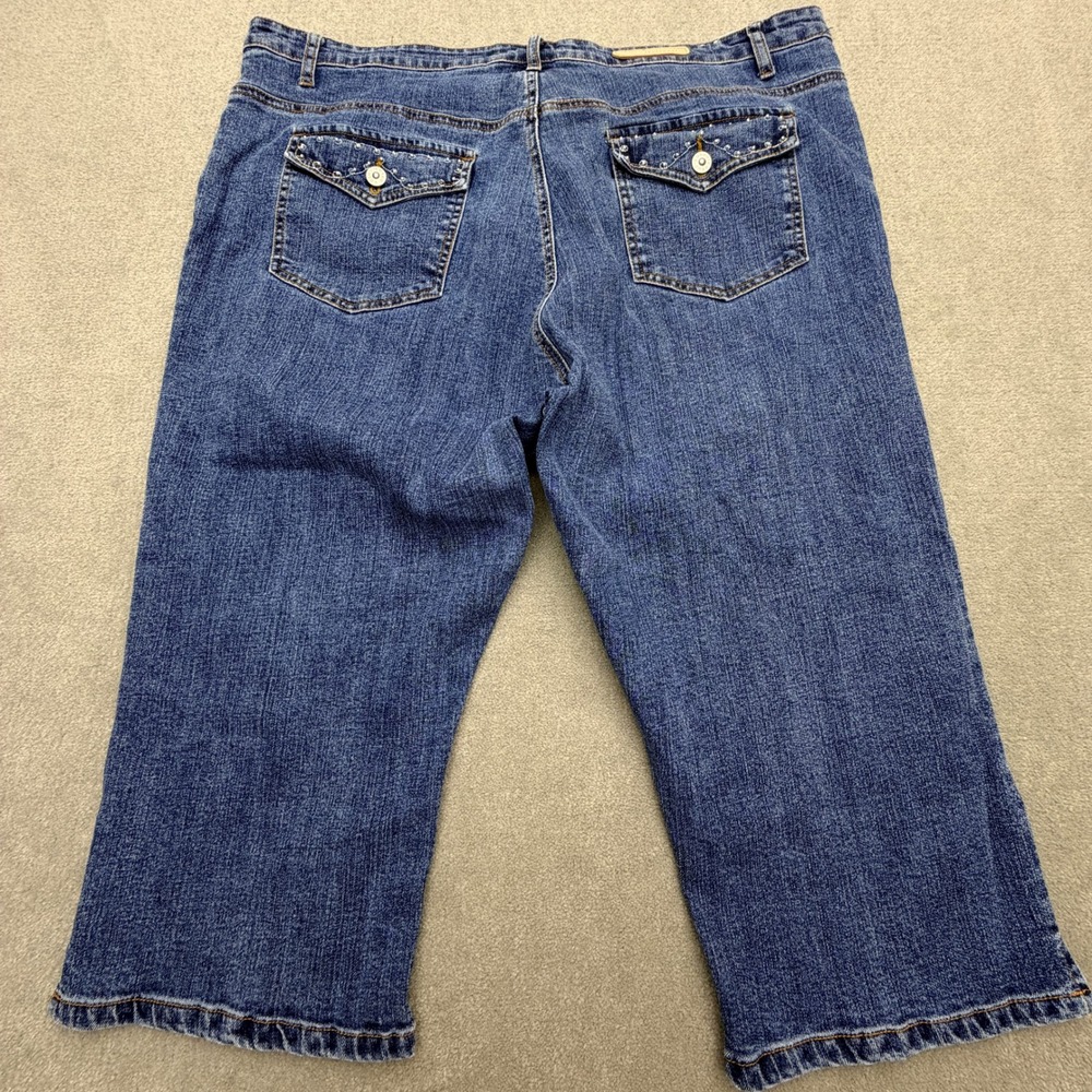 Cosmopolita Jeanswear Womens Size 22 Blue Denim Capri Jeans Embroidered Studded